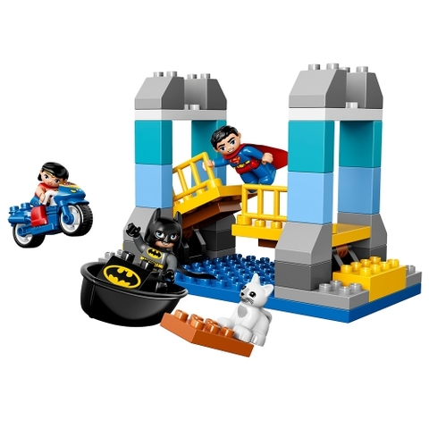 Lego 10599 với các chi tiết màu xanh đặc trưng của siêu anh hùng Superman