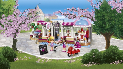 Lego Friends 41119 - Quán Cà Phê Bánh Ngọt Heartlake - quán cà phê vào mùa xuân