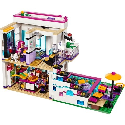 Lego Friends 41135 - Biệt Thự Của Livi - mọi người cùng thư giãn sau một ngày làm việc mệt nhoài