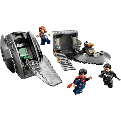 Mô hình hoàn chỉnh của đồ chơi Lego Super Heroes 76009 - Cuộc tẩu thoát của Black Zero