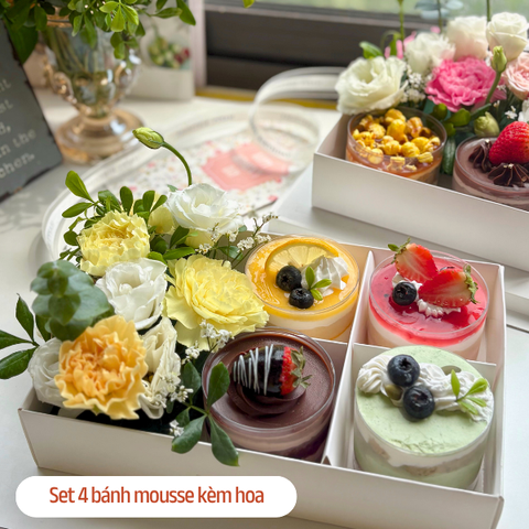 Set quà tặng 4 bánh kèm hoa tươi