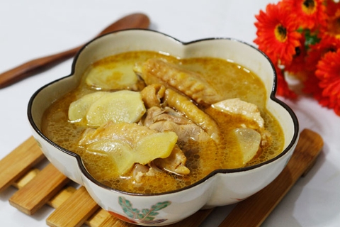 CANH GÀ RƯỢU BÂU YÊN TỬ-MÓN ĂN ĐỘC ĐÁO CỦA NGƯỜI DAO THANH Y