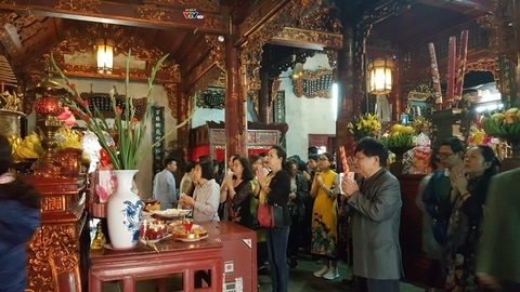SẮM LỄ ĐI CHÙA BA VÀNG