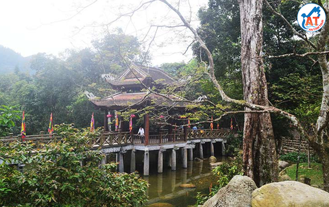 SUỐI GIẢI OAN YÊN TỬ - RANH GIỚI GIỮA ĐỜI THƯỜNG VÀ HÀNH ĐẠO