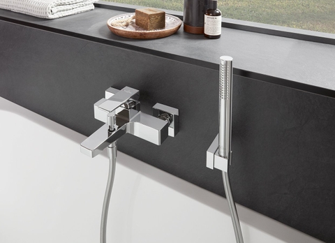 Giá đỡ tay sen gắn tường Villeroy & Boch Universal Showers Vietceramics (Trung Quốc)