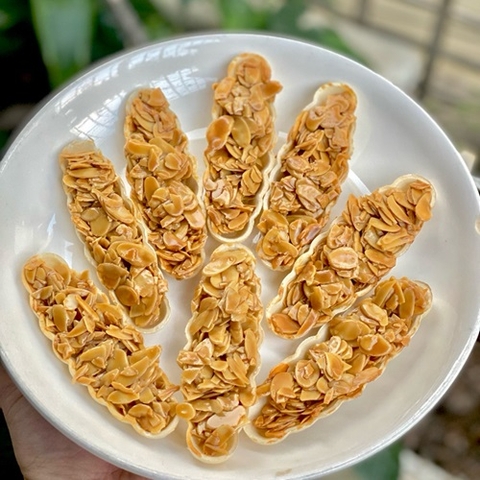 BÁNH THUYỀN HẠNH NHÂN LÁT PHAN THỊ 250G