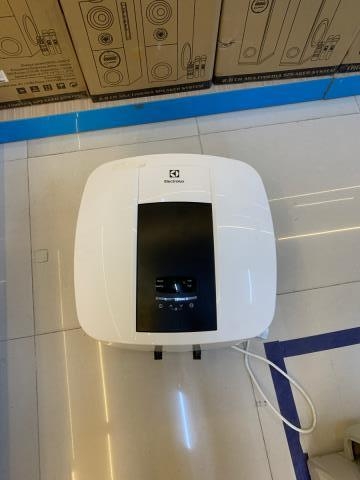 Máy nước nóng gián tiếp Electrolux 30 lít 2500W EWS302DX-DWM
