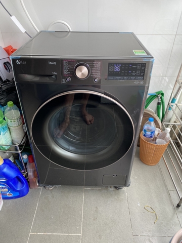 Máy giặt LG FV1412S3BA | 12kg Cửa ngang Inverter phân bổ nước giặt