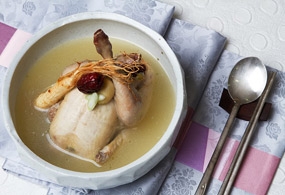 Cách nấu món Gà Tần Sâm Hàn Quốc