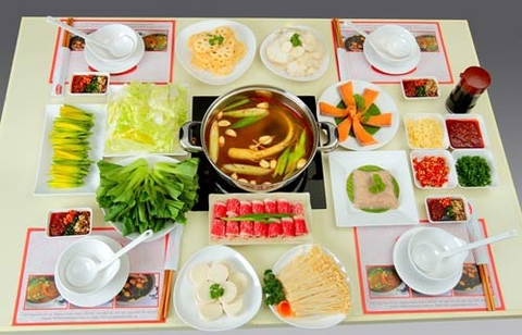 Yến sào nhân sâm gà ác táo đỏ 