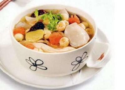 Canh thịt dê nấu trùng thảo hỗ trợ điều trị hiếm muộn