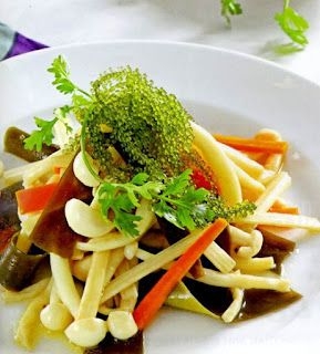 Nấm linh chi trắng xào phổ tai, rong nho