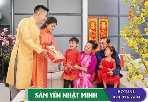 Tặng quà gì cho bố mẹ trong ngày tết