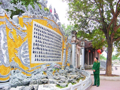 Đền Đô – Đảo Ngọc Xanh