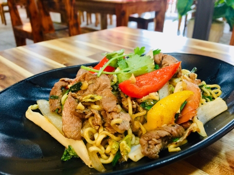 Mì xào bò Hàn Quốc