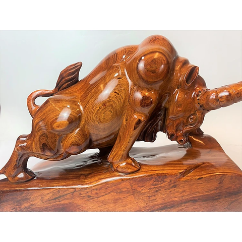 Tượng gỗ bò tót