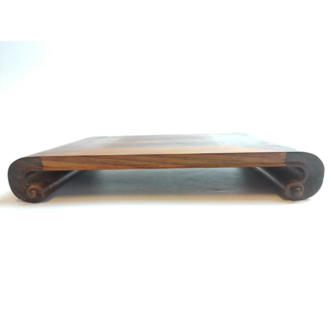 Kỷ cuốn gỗ trắc
