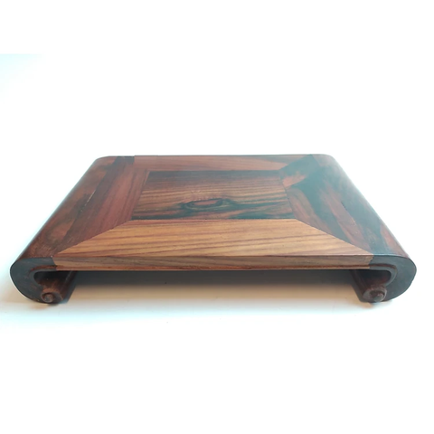 Kỷ cuốn gỗ trắc