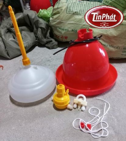 Máng uống nước tự động cho gà