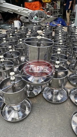 MÁNG ĂN CHO HEO CON INOX NỬA BAO: GIẢI PHÁP TỐI ƯU CHO CHĂN NUÔI HEO HIỆU QUẢ