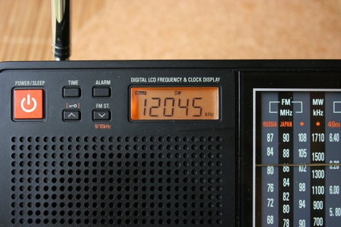 ĐÀI RADIO ĐA BĂNG TẦN MỚI TECSUN R-2010D CÔNG NGHỆ DSP