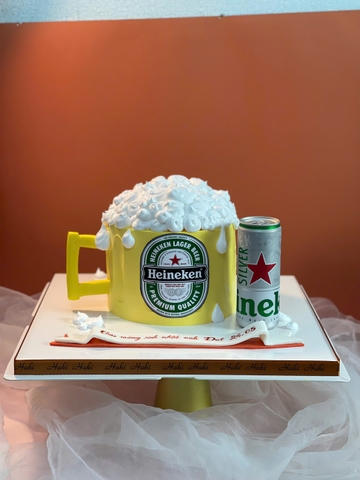 Bánh sinh nhật trang trí ly bia Heineken