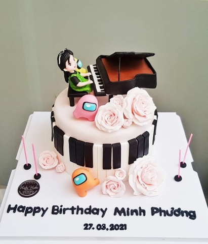 Bánh sinh nhật bé gái chơi piano