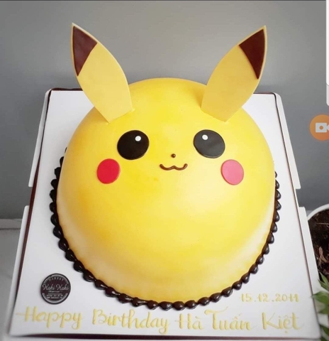 Bánh sinh nhật Pikachu màu vàng