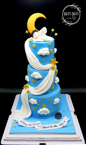 Bánh fondant 3 tầng tạo hình thiên thần bé trai