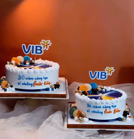 Bánh kem mừng sinh nhật Ngân hàng VIB