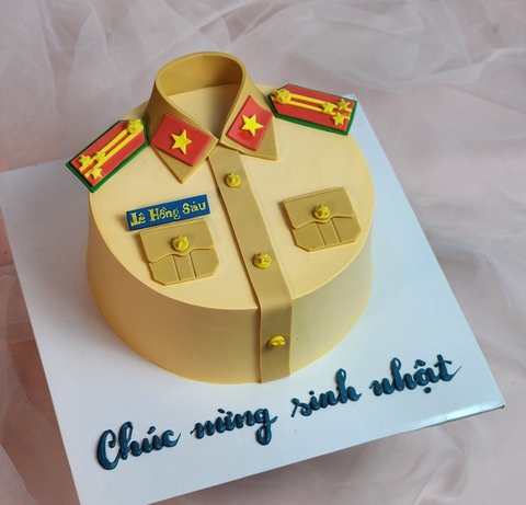 Bánh sinh nhật áo công an