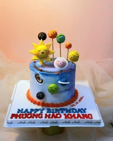 Bánh kem trang trí các hành tinh trong hệ mặt trời