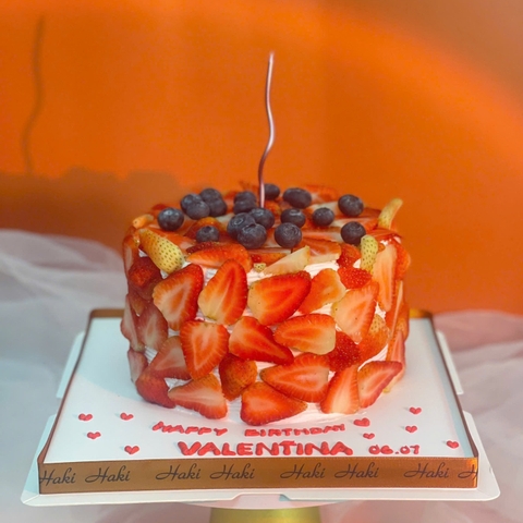 Bánh kem trang trí dâu tươi tặng bạn, tặng người yêu