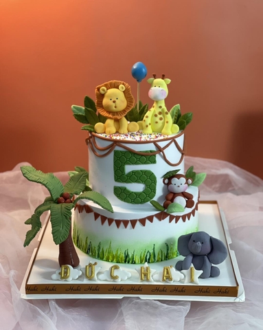 Bánh sinh nhật 2 tầng tạo hình các con vật bé thích