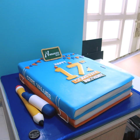 Bánh sinh nhật tạo hình sách tặng thầy cô