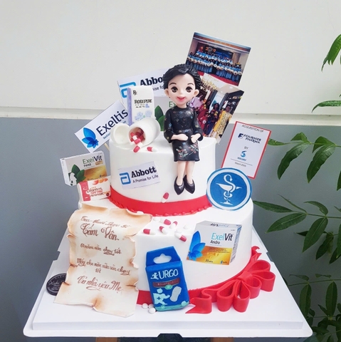 Bánh sinh nhật dành tặng cho cô dược sỹ