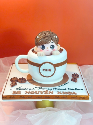 Bánh kem tạo hình mừng thôi nôi bé Phin