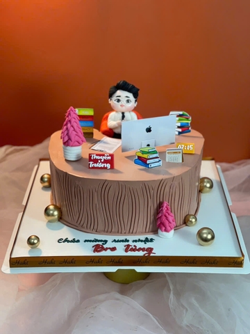 Bánh kem tạo hình mừng sinh nhật sếp