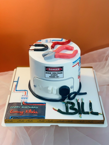 Bánh sinh nhật cho kỹ sư điện tương lai