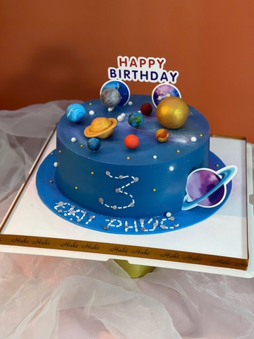 Bánh kem trang trí in hình các hành tinh cho bé