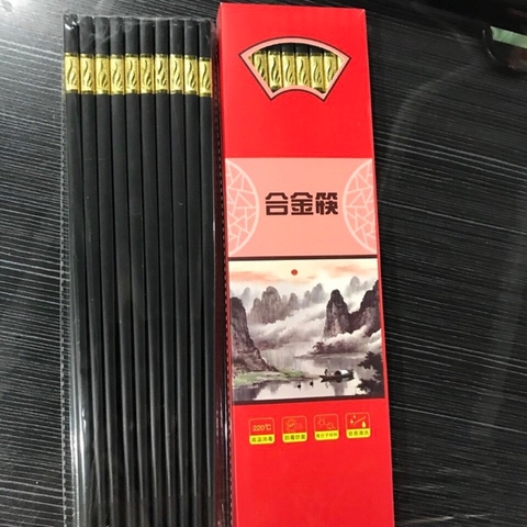 Đũa Đen Mạ Vàng Màu Đỏ