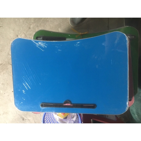bàn gấp có khe cám để điện thoại