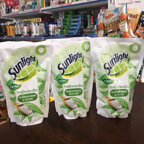 Túi Nước Rửa Chén Bát Sunlight 550G Thiên Nhiên Muối Khoáng