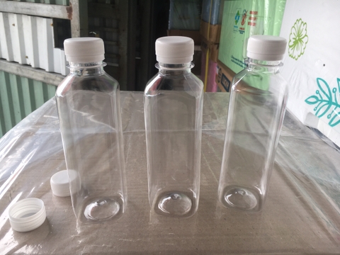 chai nhựa vuông nắp đen hoặc trắng - chai nhựa trà sữa 330ml - nhựa Việt Nhật