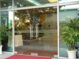 Cửa kính bản lề thủy lực