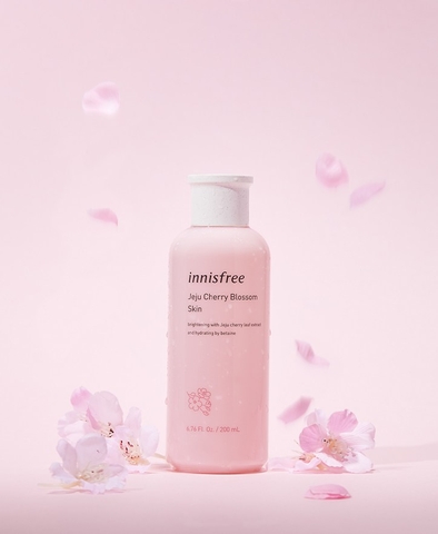 Nước Hoa Hồng Dưỡng Ẩm & Sáng Da Innisfree Jeju Cherry Blossom Skin 200ml