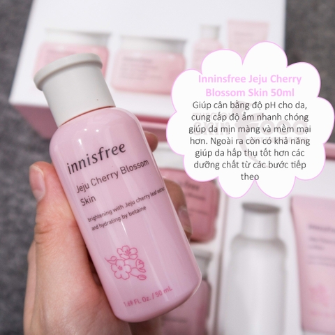 Bộ Dưỡng Dưỡng Ẩm Và Nâng Tông Da Sáng Innisfree Jeju Cherry Blossom Set (4 Sản Phẩm)