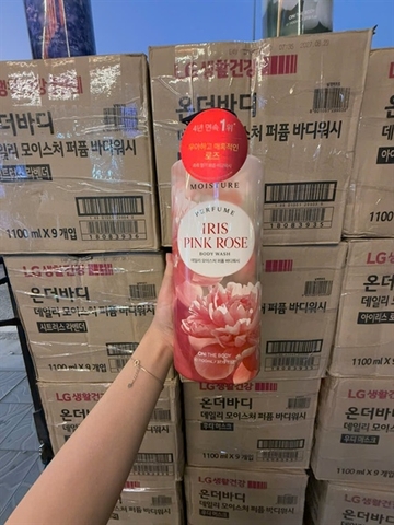 Sữa Tắm Hương Nước Hoa On The Body Daily Moisture Perfume 1100ml