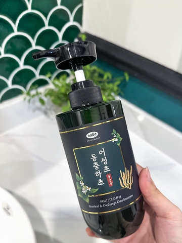 Dầu Gội Đông Trùng Hạ Thảo Diếp Cá Nature Beauty Heartleaf & Cordyceps Cool Shampoo (500ml)