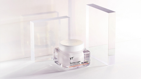 Kem Dưỡng Trắng Da Dr.Jart V7 Toning Light 50Ml